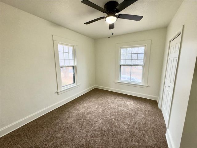 2819 Sacramento Street, St Joseph, MO 64507