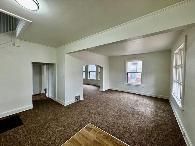 2819 Sacramento Street, St Joseph, MO 64507