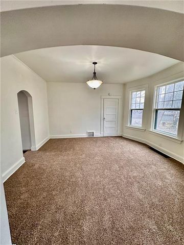 2819 Sacramento Street, St Joseph, MO 64507