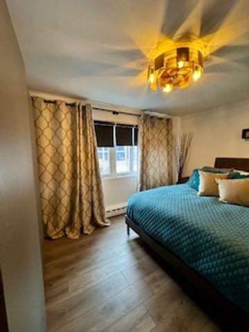 700 W Bittersweet Place 210, Chicago, IL 60613