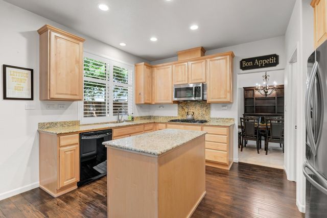 11871 Blue Topaz Way, Rancho Cordova, CA 95742