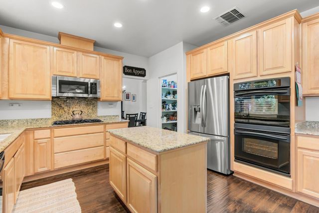 11871 Blue Topaz Way, Rancho Cordova, CA 95742