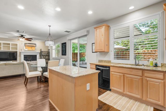 11871 Blue Topaz Way, Rancho Cordova, CA 95742