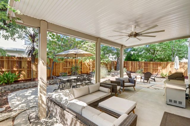 11871 Blue Topaz Way, Rancho Cordova, CA 95742