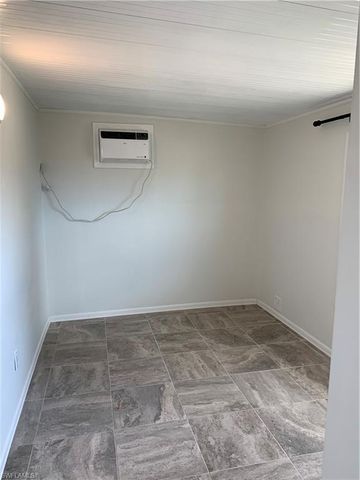 1120 Vineyard ST, Lehigh Acres, FL 33936