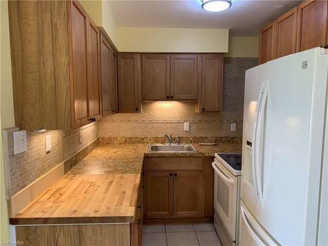 1120 Vineyard ST, Lehigh Acres, FL 33936