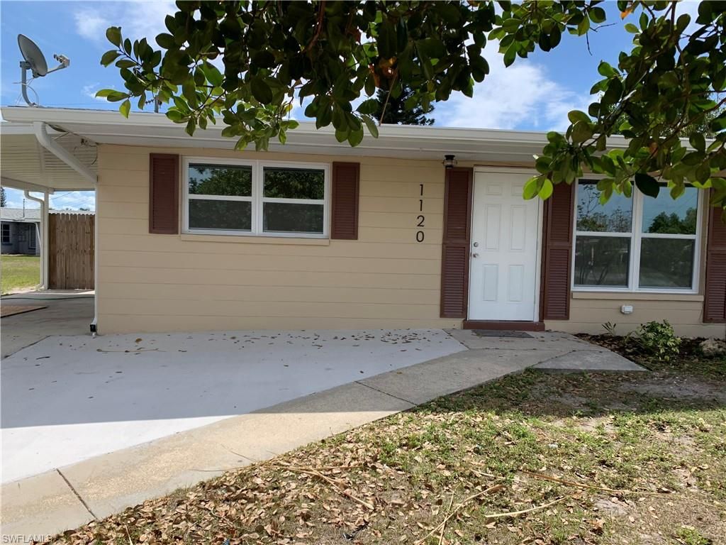 1120 Vineyard ST, Lehigh Acres, FL 33936