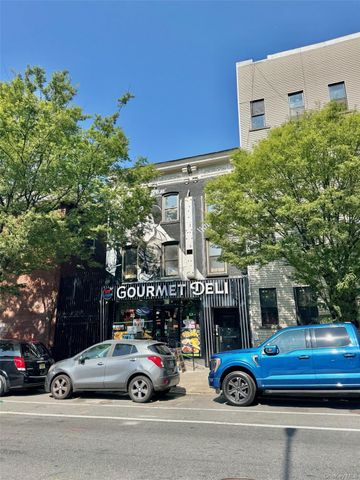 322 Union Avenue, Brooklyn, NY 11211