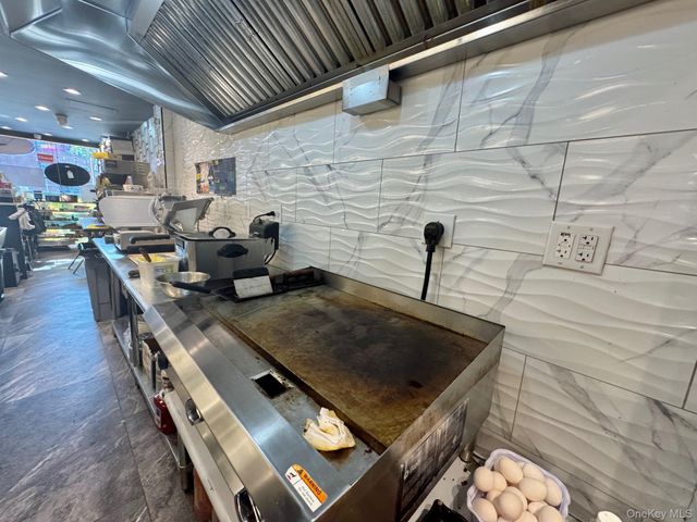 322 Union Avenue, Brooklyn, NY 11211