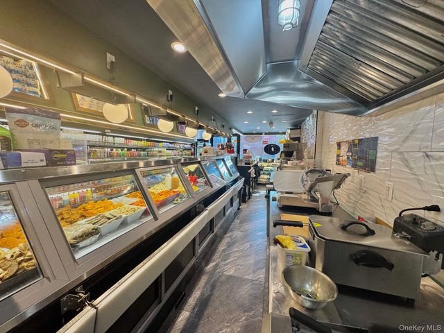 322 Union Avenue, Brooklyn, NY 11211