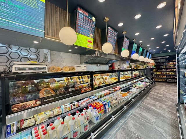 322 Union Avenue, Brooklyn, NY 11211