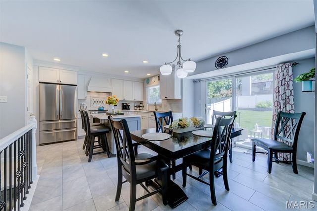 370 Misty Valley Drive, St Peters, MO 63376