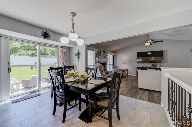 370 Misty Valley Drive, St Peters, MO 63376