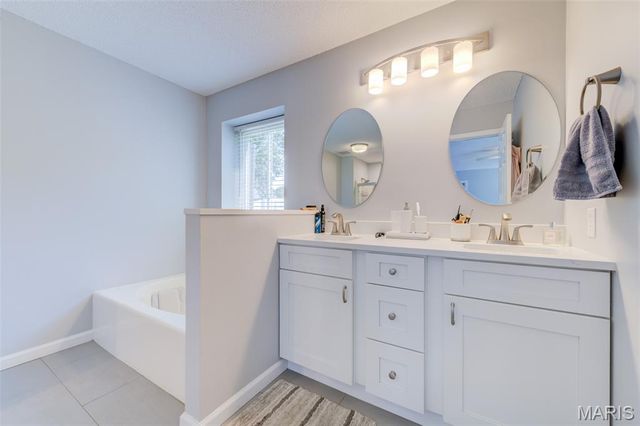 370 Misty Valley Drive, St Peters, MO 63376