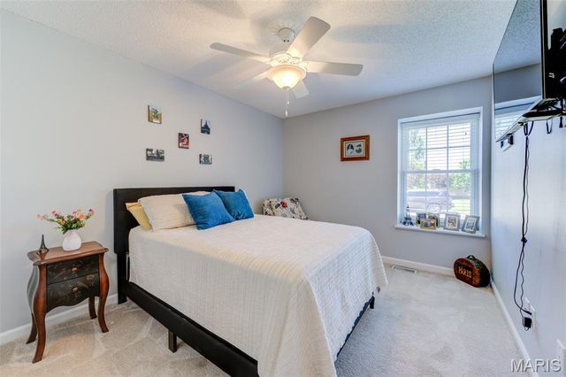 370 Misty Valley Drive, St Peters, MO 63376