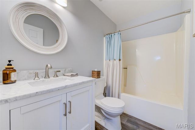 370 Misty Valley Drive, St Peters, MO 63376