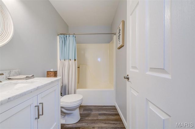 370 Misty Valley Drive, St Peters, MO 63376