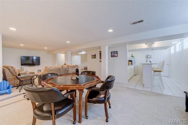 370 Misty Valley Drive, St Peters, MO 63376