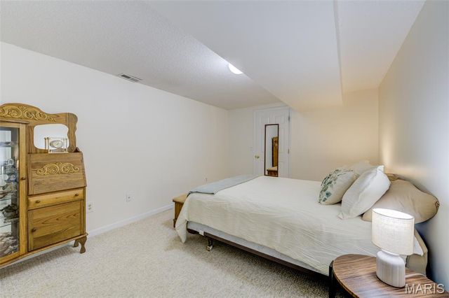 370 Misty Valley Drive, St Peters, MO 63376