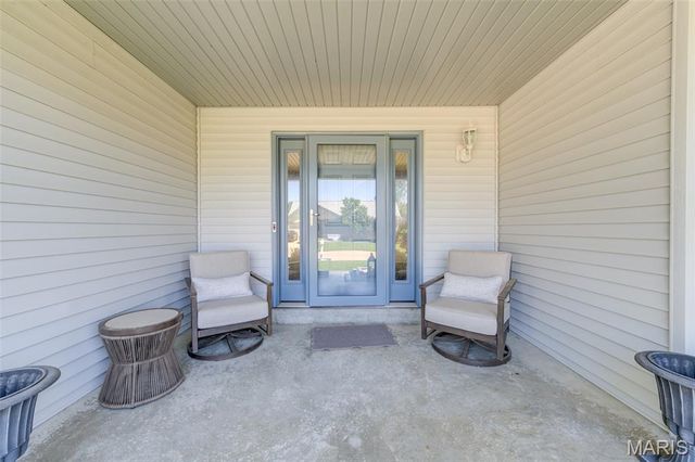 370 Misty Valley Drive, St Peters, MO 63376