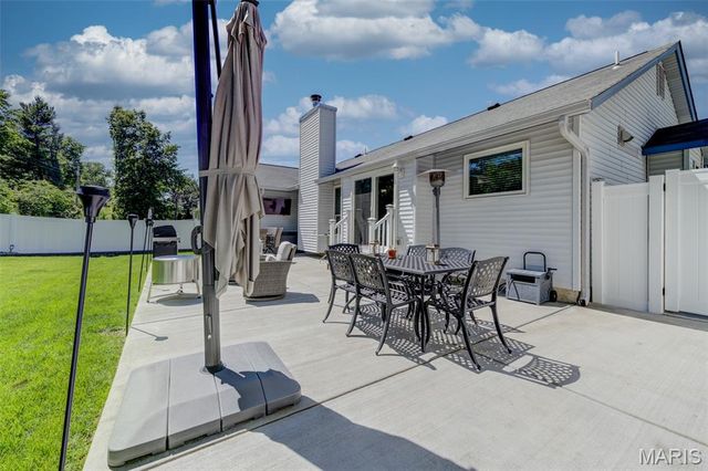370 Misty Valley Drive, St Peters, MO 63376