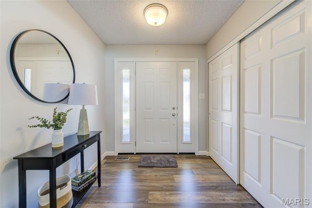 370 Misty Valley Drive, St Peters, MO 63376