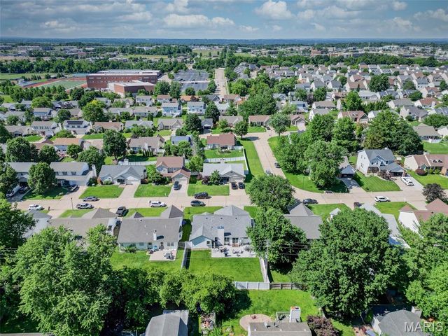 370 Misty Valley Drive, St Peters, MO 63376