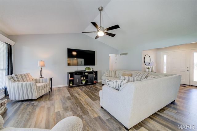 370 Misty Valley Drive, St Peters, MO 63376