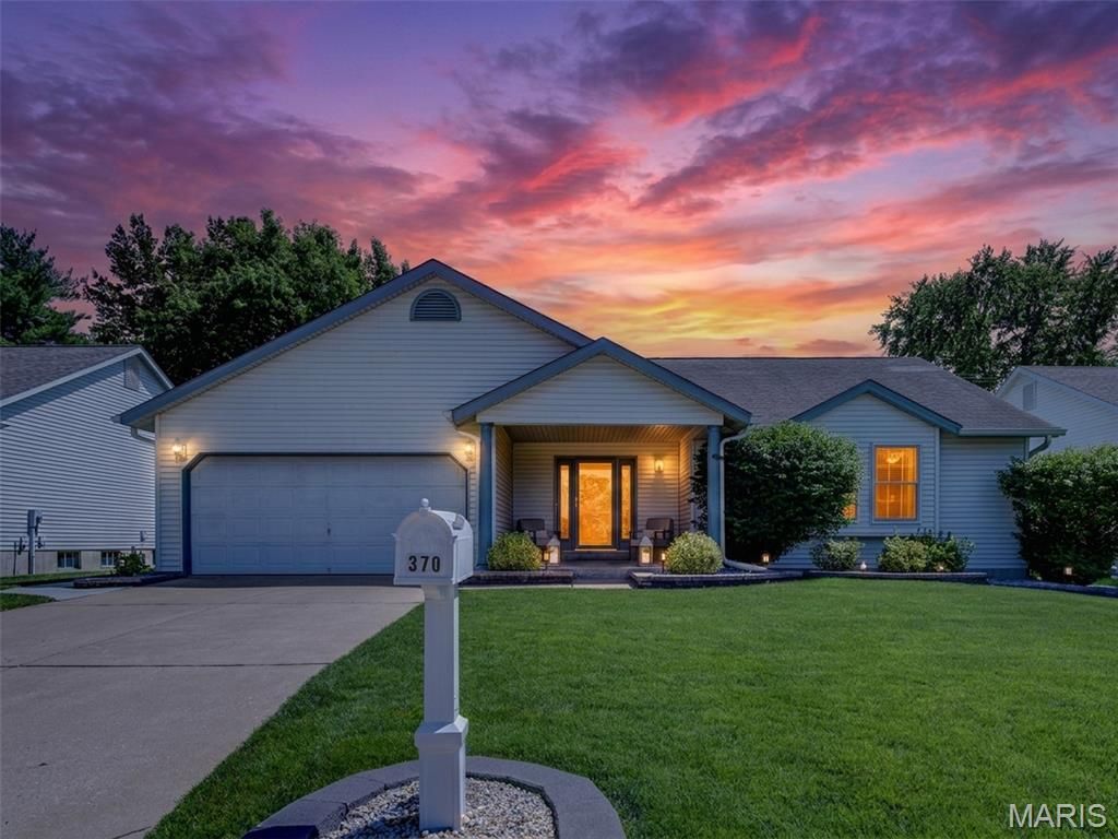 370 Misty Valley Drive, St Peters, MO 63376