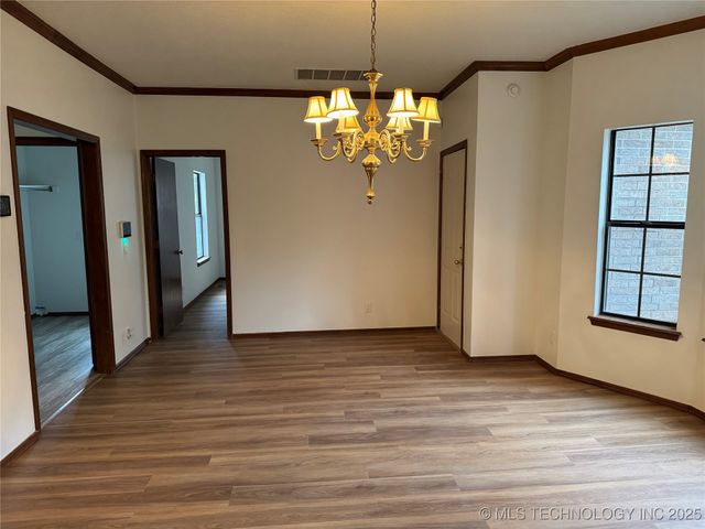 3315 S 72nd West Avenue, Tulsa, OK 74107