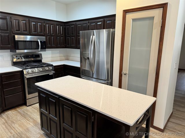 3315 S 72nd West Avenue, Tulsa, OK 74107