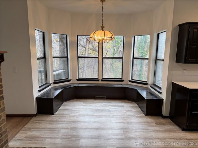 3315 S 72nd West Avenue, Tulsa, OK 74107