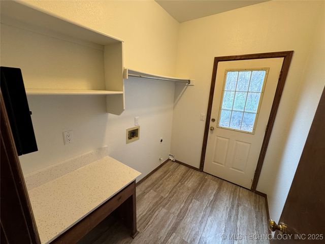 3315 S 72nd West Avenue, Tulsa, OK 74107