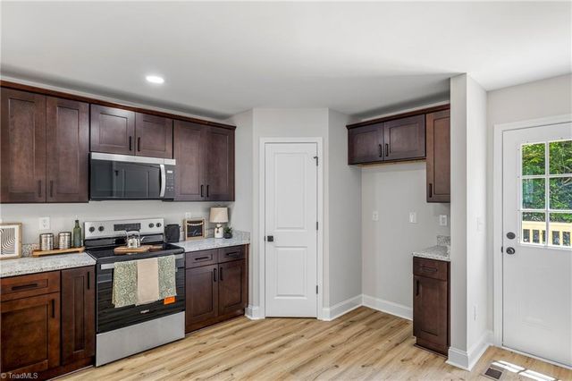 912 Roosevelt Street, Winston-salem, NC 27105