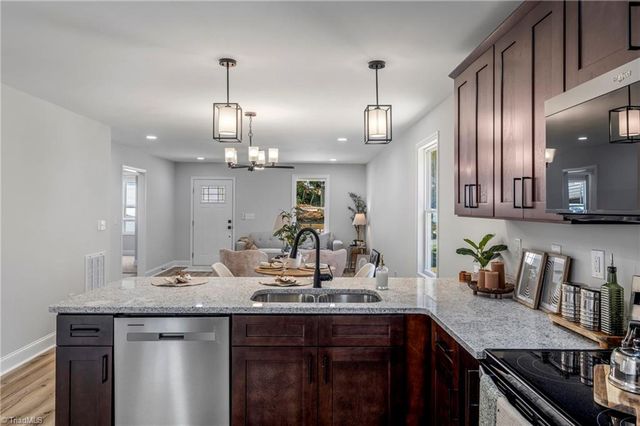 912 Roosevelt Street, Winston-salem, NC 27105