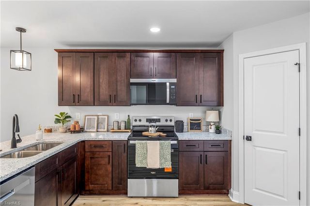 912 Roosevelt Street, Winston-salem, NC 27105