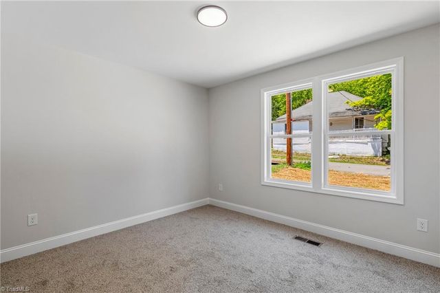 912 Roosevelt Street, Winston-salem, NC 27105