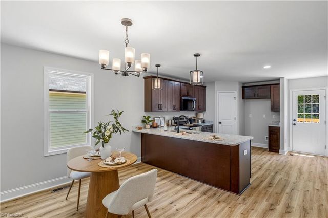 912 Roosevelt Street, Winston-salem, NC 27105
