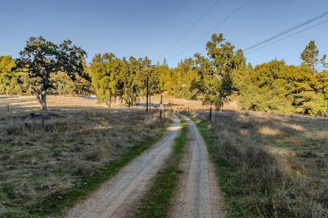 11509 Worden Rd, Mokelumne Hill, CA 95245