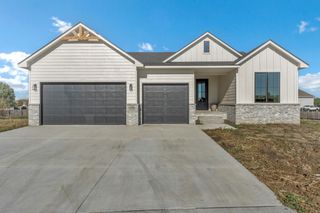 2728 E Burlington Cir, Park City, KS 67219