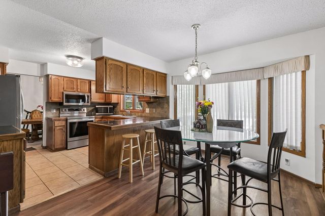 17088 Hamilton Drive, Lakeville, MN 55044