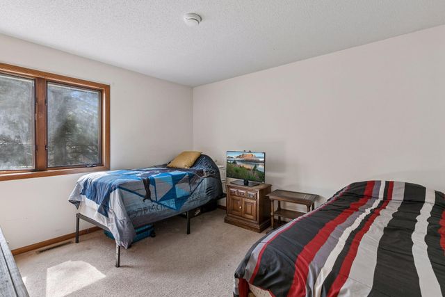 17088 Hamilton Drive, Lakeville, MN 55044