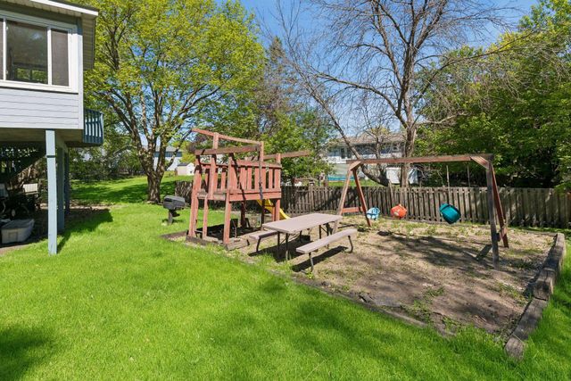 17088 Hamilton Drive, Lakeville, MN 55044