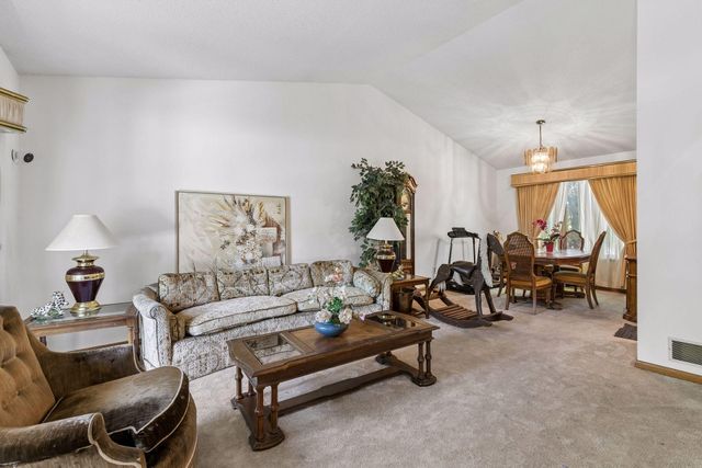 17088 Hamilton Drive, Lakeville, MN 55044