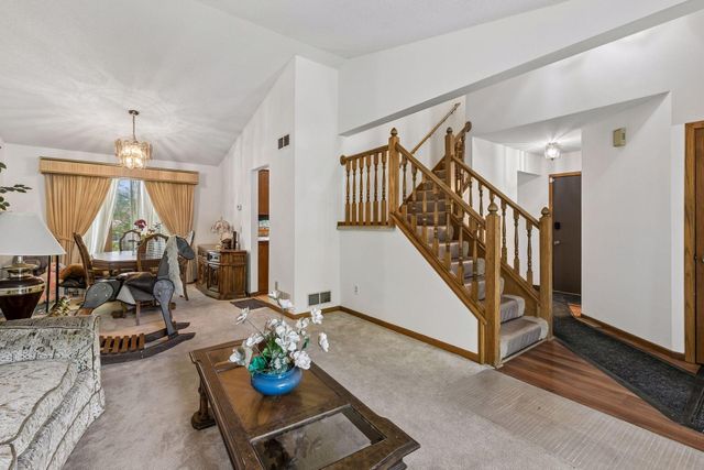 17088 Hamilton Drive, Lakeville, MN 55044