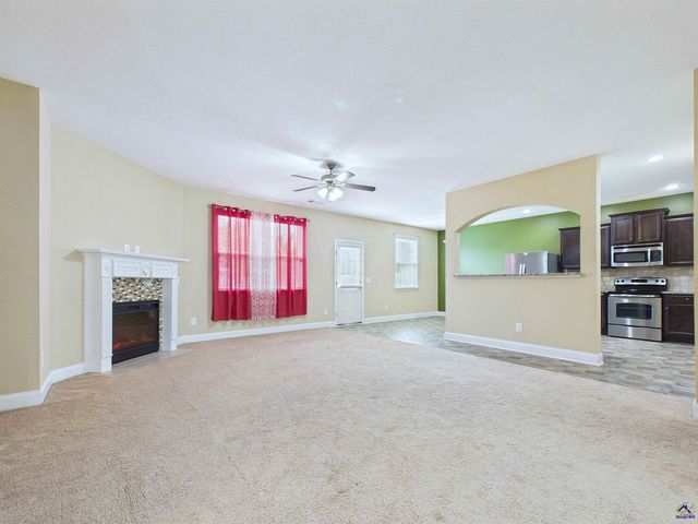 309 Flowing Meadows Drive, Kathleen, GA 31047