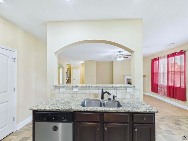 309 Flowing Meadows Drive, Kathleen, GA 31047