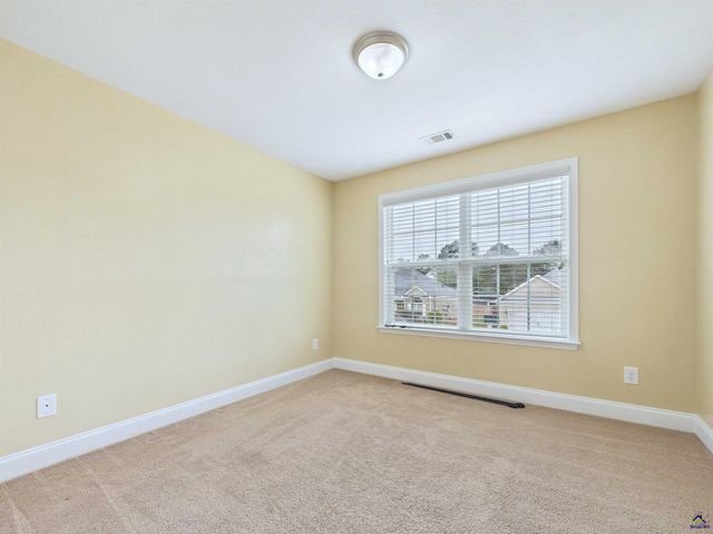 309 Flowing Meadows Drive, Kathleen, GA 31047