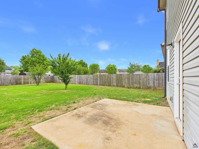 309 Flowing Meadows Drive, Kathleen, GA 31047