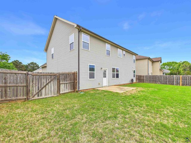 309 Flowing Meadows Drive, Kathleen, GA 31047